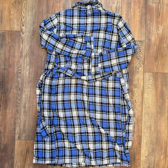 St. Moritz wool blend robe - Picture 8 of 10